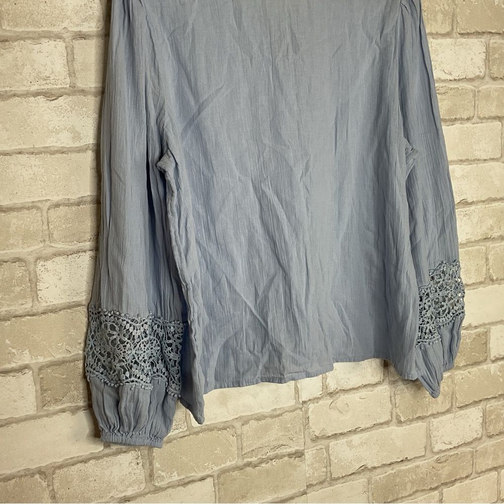 Lucky Brand Light Blue Crochet Trim Blouse Size L - Picture 10 of 16